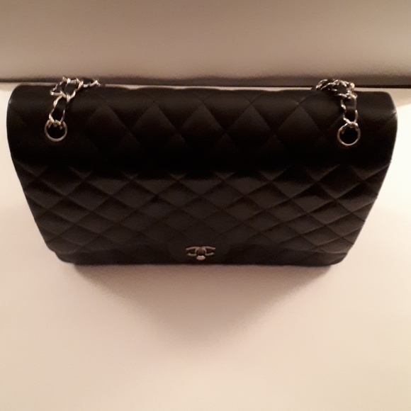 Chanel Classic double flap bag quilted in lambskin - Picture 3 of 8